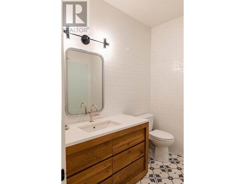 834  3A Highway, Nelson, BC - Indoor Photo Showing Bathroom