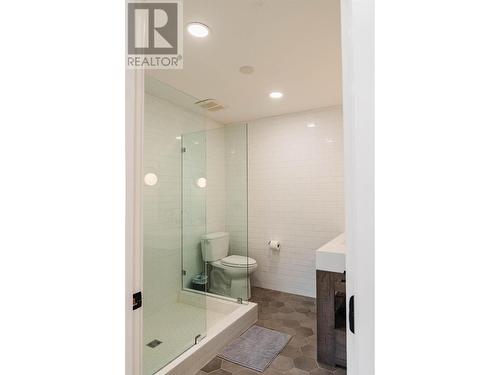 834  3A Highway, Nelson, BC - Indoor Photo Showing Bathroom