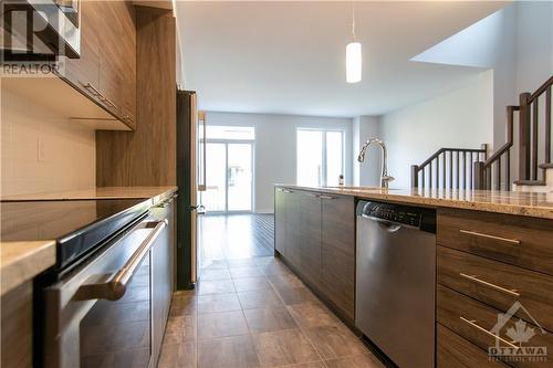 1022 Kijik Crescent, Ottawa, ON - Indoor Photo Showing Kitchen