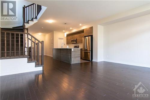 1022 Kijik Crescent, Ottawa, ON - Indoor Photo Showing Kitchen