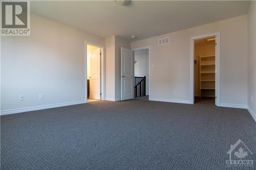 Primary bedroom with ensuite and walk-in - 1022 Kijik Crescent, Ottawa, ON - Indoor Photo Showing Other Room