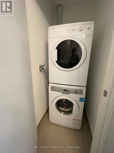 1104 - 50 Forest Manor Road, Toronto, ON - Indoor Photo Showing Laundry Room