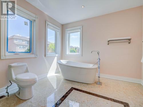 45 Henricks Crescent, Richmond Hill, ON - Indoor Photo Showing Bedroom