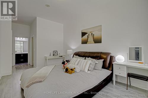 D105 - 33 Clegg Road, Markham, ON - Indoor Photo Showing Bedroom