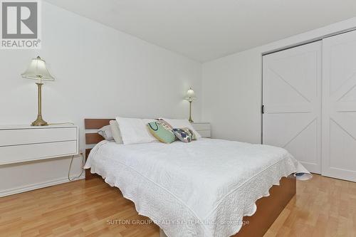 437 Daralea Heights, Mississauga, ON - Indoor Photo Showing Bedroom