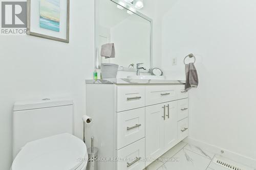 437 Daralea Heights, Mississauga, ON - Indoor Photo Showing Bathroom