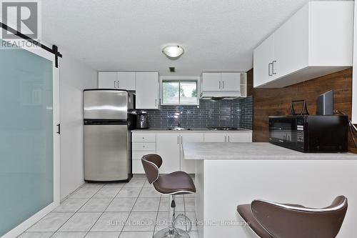 437 Daralea Heights, Mississauga, ON - Indoor Photo Showing Kitchen