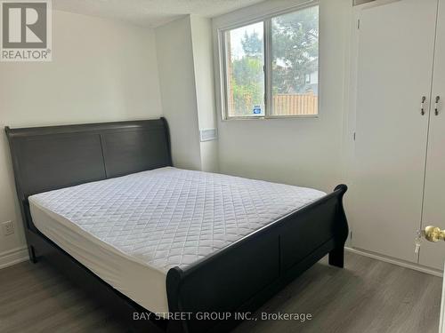 8 Queensgate Court, Markham, ON - Indoor Photo Showing Bedroom