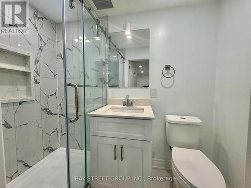 8 Queensgate Court, Markham, ON - Indoor Photo Showing Bathroom