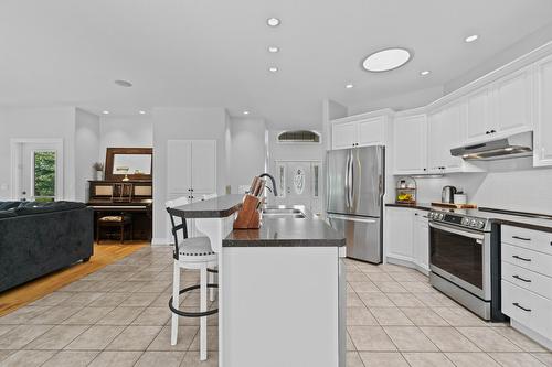 9-6500 15 Avenue, Salmon Arm, BC - Indoor Photo Showing Kitchen With Upgraded Kitchen