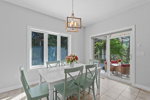 9-6500 15 Avenue, Salmon Arm, BC - Indoor Photo Showing Dining Room