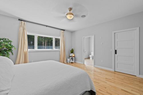 9-6500 15 Avenue, Salmon Arm, BC - Indoor Photo Showing Bedroom