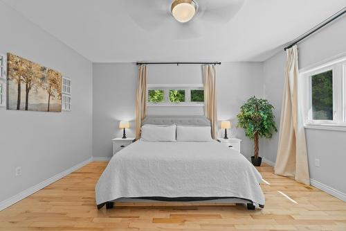 9-6500 15 Avenue, Salmon Arm, BC - Indoor Photo Showing Bedroom