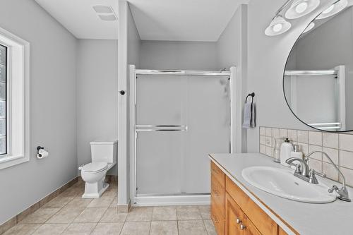 9-6500 15 Avenue, Salmon Arm, BC - Indoor Photo Showing Bathroom