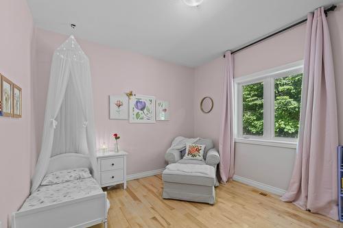 9-6500 15 Avenue, Salmon Arm, BC - Indoor Photo Showing Bedroom