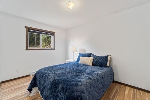 9-6500 15 Avenue, Salmon Arm, BC - Indoor Photo Showing Bedroom