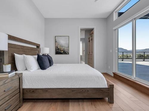 601C-3642 Mission Springs Drive, Kelowna, BC - Indoor Photo Showing Bedroom