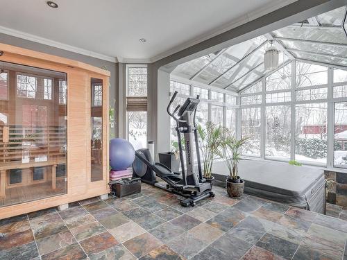 Solarium - 53 Av. Du Bel-Horizon, Sainte-Julie, QC - Indoor Photo Showing Gym Room