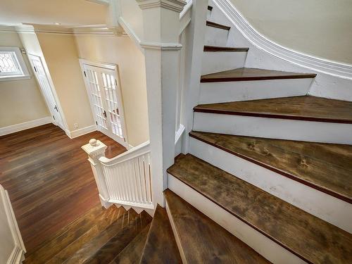 Staircase - 4338 Av. Westmount, Westmount, QC - Indoor Photo Showing Other Room