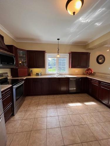 140 Birchcrest Road, Longlac, ON - Indoor Photo Showing Kitchen