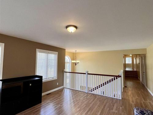 140 Birchcrest Road, Longlac, ON - Indoor Photo Showing Other Room