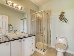 Ensuite bathroom - 