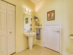 Powder room - 