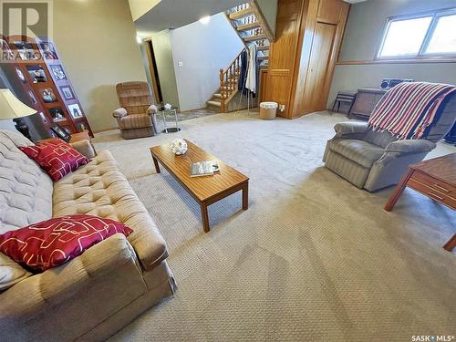 380 Aspen Drive, Swift Current, SK - Indoor Photo Showing Living Room