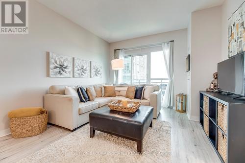 1532 - 165 Legion Road N, Toronto, ON - Indoor Photo Showing Living Room