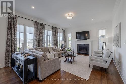 1829 Upper West Avenue, London, ON - Indoor Photo Showing Living Room With Fireplace