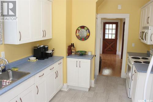 2140 Montague Street, Regina, SK - Indoor Photo Showing Kitchen