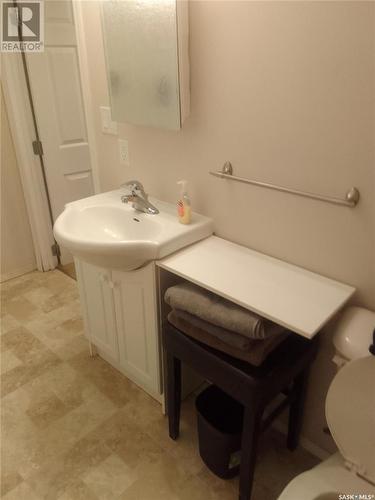 2140 Montague Street, Regina, SK - Indoor Photo Showing Bathroom