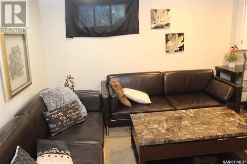 2140 Montague Street, Regina, SK - Indoor Photo Showing Living Room