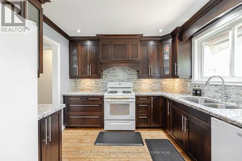 195 Elmwood Road, Oakville (Old Oakville), ON - Indoor Photo Showing Kitchen With Double Sink