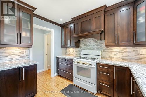 195 Elmwood Road, Oakville (Old Oakville), ON - Indoor Photo Showing Kitchen