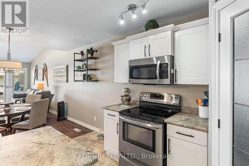 25 Chinook Street, Belleville, ON - Indoor Photo Showing Kitchen