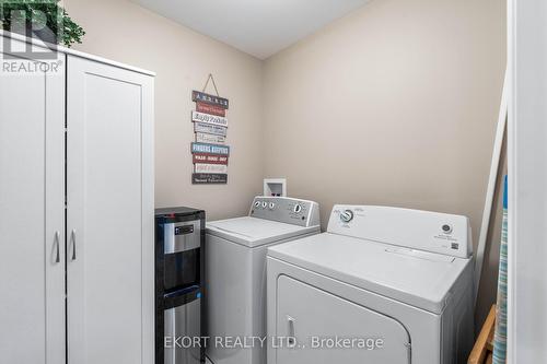 25 Chinook Street, Belleville, ON - Indoor Photo Showing Laundry Room