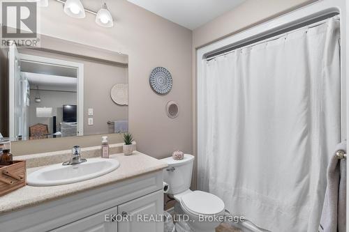25 Chinook Street, Belleville, ON - Indoor Photo Showing Bathroom