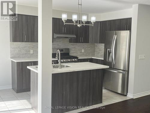 2490 Steeplechase Street, Oshawa, ON - Indoor Photo Showing Kitchen With Upgraded Kitchen