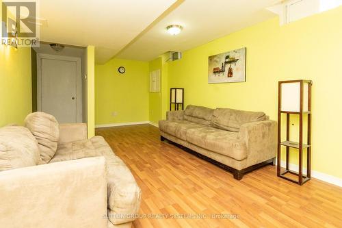 93 Starhill Crescent, Brampton, ON - Indoor Photo Showing Living Room