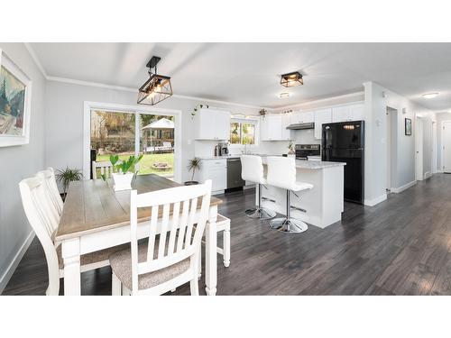 912 7Th Avenue N, Creston, BC - Indoor Photo Showing Dining Room