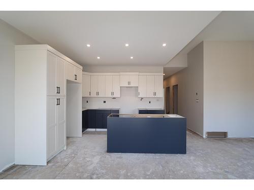 B - 718 St. Mary River Drive, Kimberley, BC - Indoor Photo Showing Kitchen