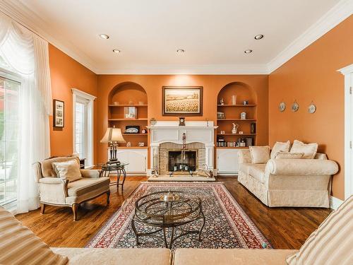 Salon - 5 Place Monk, Montréal (L'Île-Bizard/Sainte-Geneviève), QC - Indoor Photo Showing Living Room With Fireplace