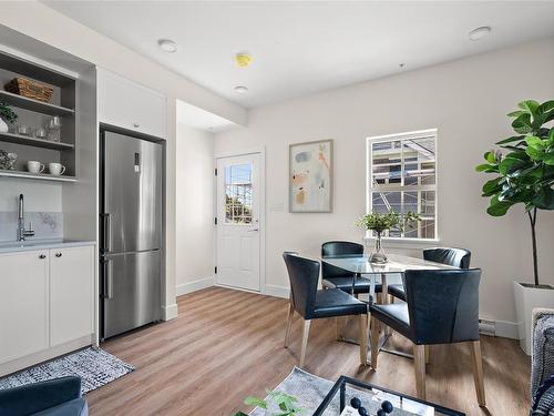 102 C-1224 Richardson St, Victoria, BC - Indoor Photo Showing Dining Room