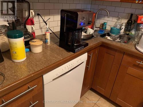 44 Fanshawe Drive, Brampton, ON - Indoor Photo Showing Kitchen