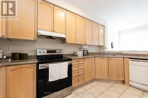 1256 Galesway Boulevard, Mississauga, ON - Indoor Photo Showing Kitchen With Double Sink