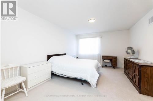 1256 Galesway Boulevard, Mississauga, ON - Indoor Photo Showing Bedroom