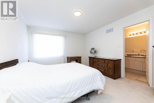 1256 Galesway Boulevard, Mississauga, ON - Indoor Photo Showing Bedroom