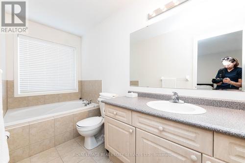 1256 Galesway Boulevard, Mississauga, ON - Indoor Photo Showing Bathroom