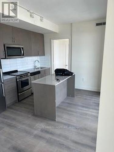 708 - 509 Dundas Street W, Oakville, ON - Indoor Photo Showing Kitchen